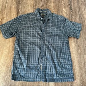 REI Short Sleeve Button Up Shirt - S